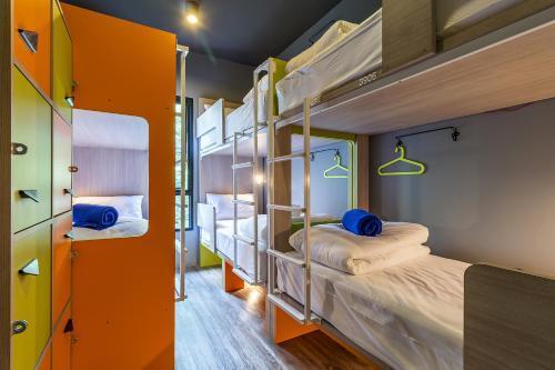 iSanook Female Hostel - Tap to explore photos