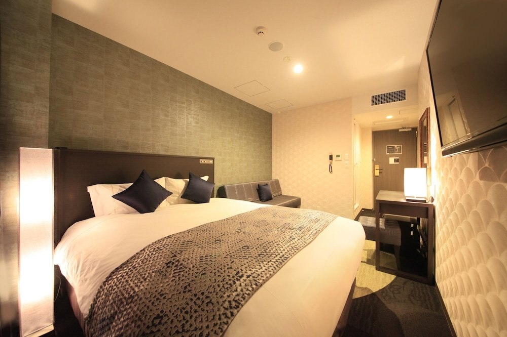 Centurion Hotel & Spa Ueno Station Room Type - Superior Queen Room (1 Queen Bed) Non Smoking - Extra Bed is from 3th Adult Centurion Hotel & Spa Ueno Station Room Type - Superior Queen Room (1 Queen Bed) Non Smoking - Extra Bed is from 3th Adult