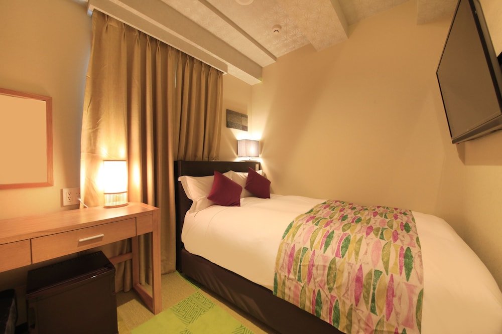 Centurion Hotel & Spa Ueno Station Room Type - Standard Semi-double Room, Non Smoking (1 Semi-double Bed) Centurion Hotel & Spa Ueno Station Room Type - Standard Semi-double Room, Non Smoking (1 Semi-double Bed)