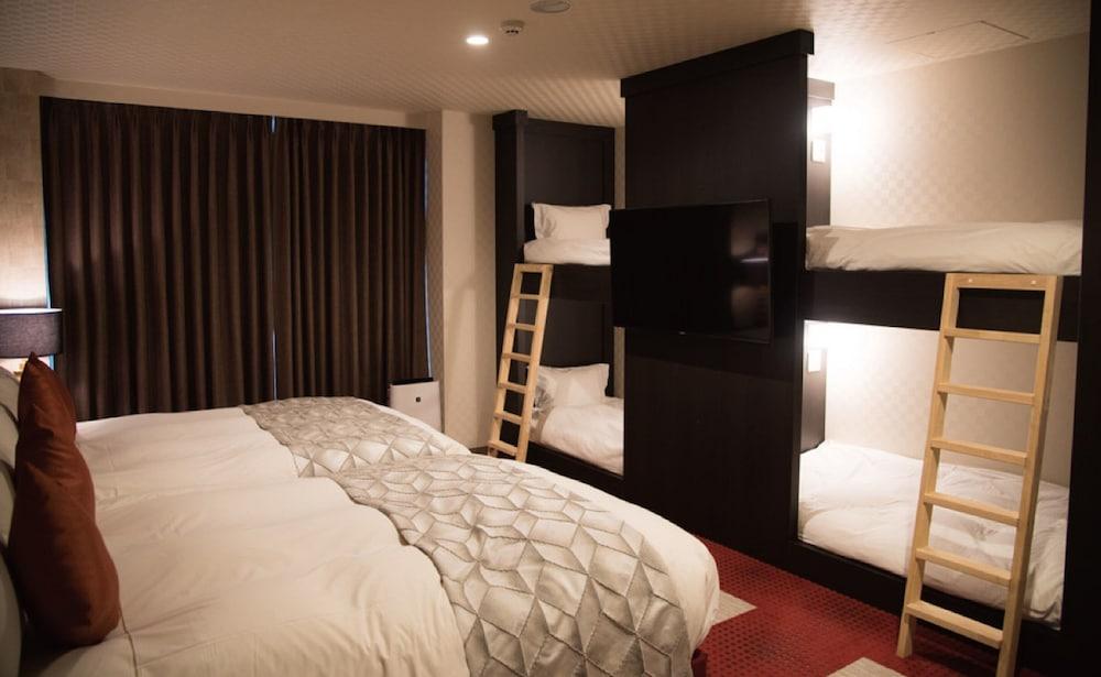 Centurion Hotel & Spa Ueno Station Room Type - Family Twin Room, Non Smoking (2 Double Bed, Extrabed for 5th Adult)