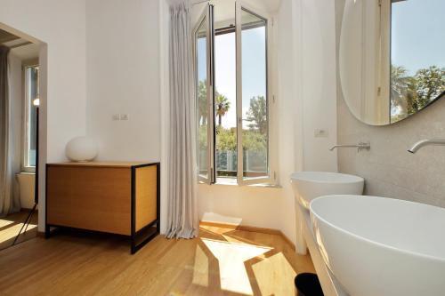 Youroom Abruzzi Room Type - Superior King Room