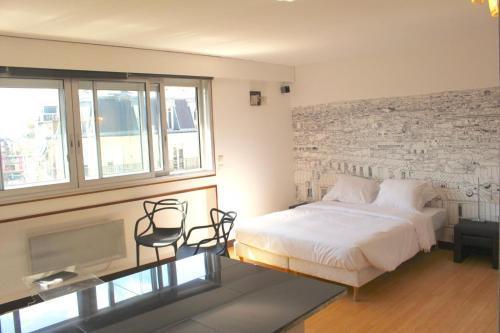 Short Stay Paris Apartments - Tap to explore photos