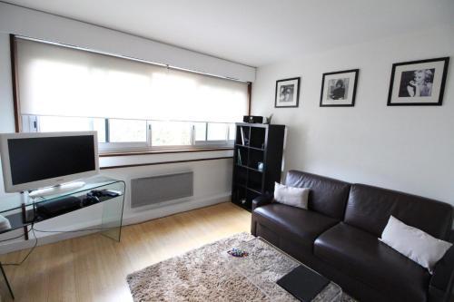 Short Stay Paris Apartments - Tap to explore photos