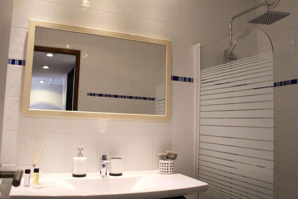 Short Stay Paris Apartments Room Type - Standard Apartment, Ensuite, Garden View (One bedroom apartment)