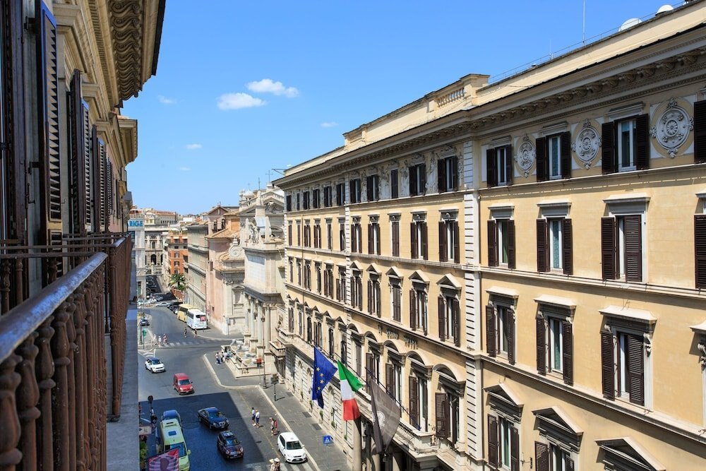 Mascagni Luxury Rooms & Suites - Tap to explore photos