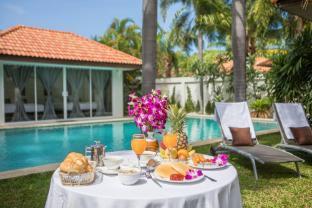 Colibri Pool Villa Pattaya - Tap to explore photos