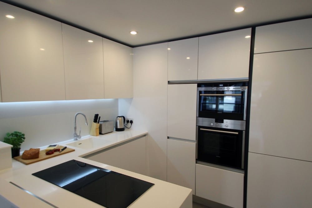One Bed Serviced Apt in Barbican - Tap to explore photos