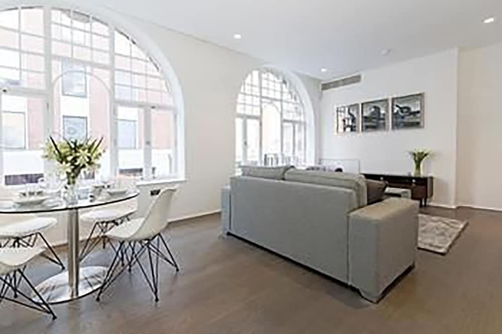 Oxford Circus Penthouses - Tap to explore photos