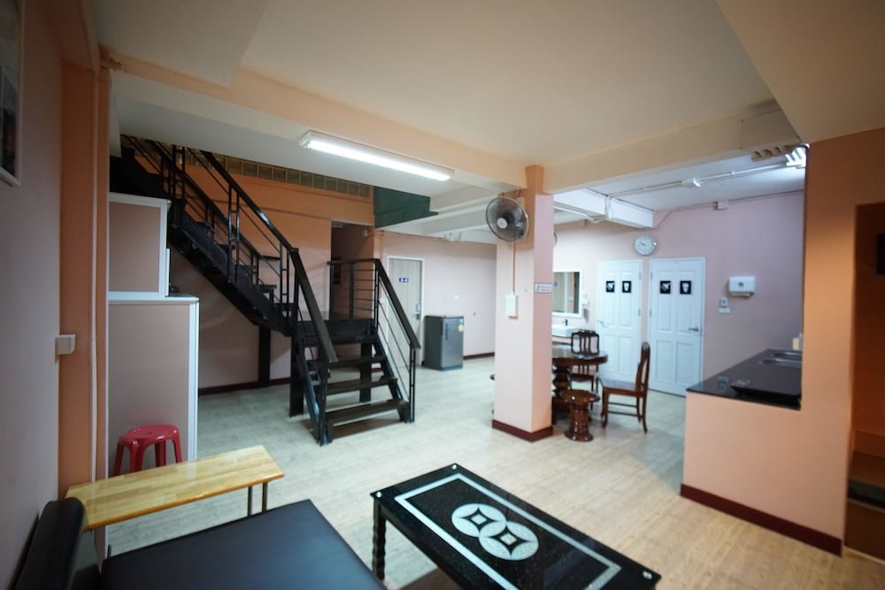 Urban Hostel Bangkok - Tap to explore photos