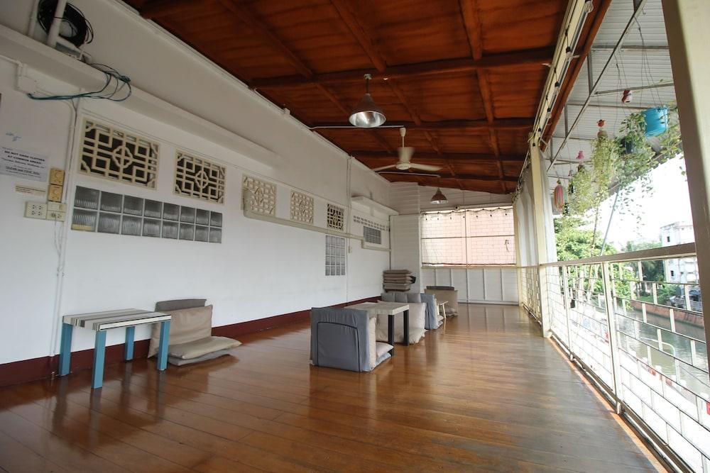 Baan Nampetch Hostel - Tap to explore photos
