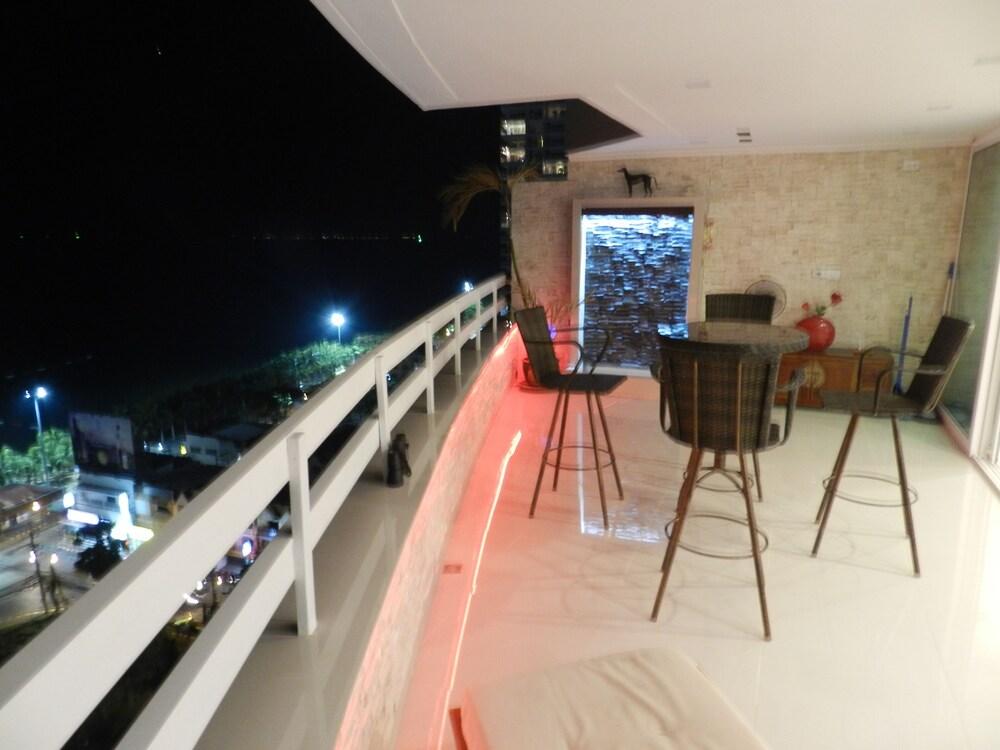 Alex Group Jomtien Plaza Condotel - Tap to explore photos