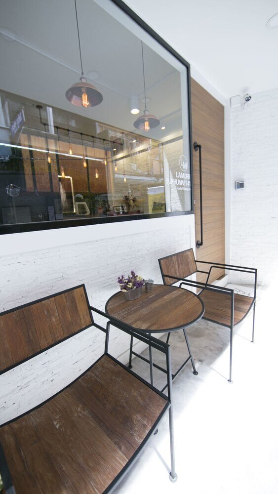 Lamurr Sukhumvit 41 - Hostel - Tap to explore photos