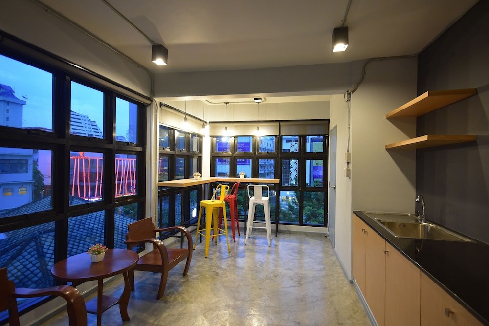 The Chatbox Silom Hostel - Tap to explore photos