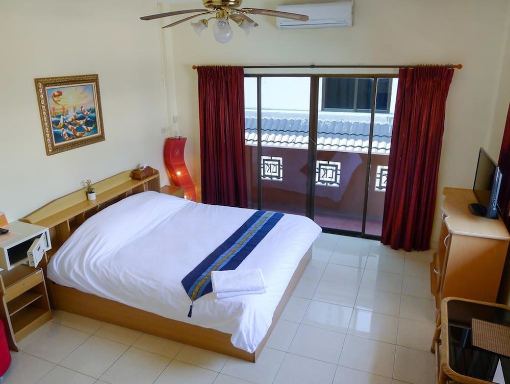 Metro Apartments Room Type - Superior Double Room (Front)