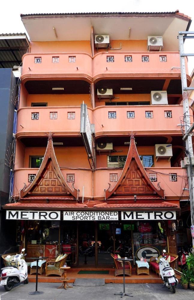 Metro Apartments - Tap to explore photos