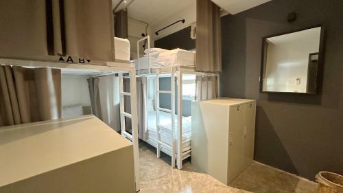 Jam Hostel Bangkok Room Type - Bed in 4-Bed Female Dormitory Room