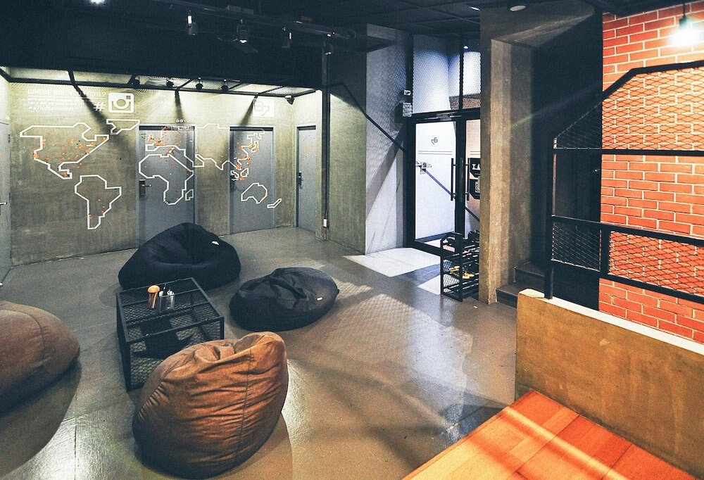 A7 Hidden Hostel - Tap to explore photos