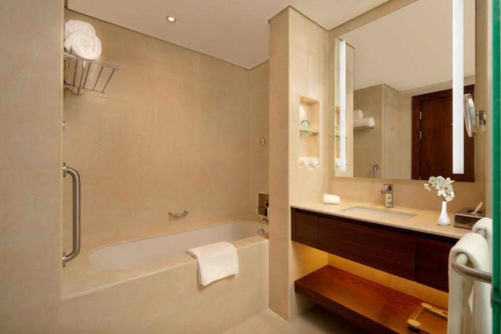 dusitD2 Salwa Doha Room Type - Grand Room, 1 Double Bed