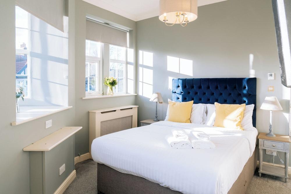 The Royal Oak Room Type - Deluxe Double Room, 1 King Bed