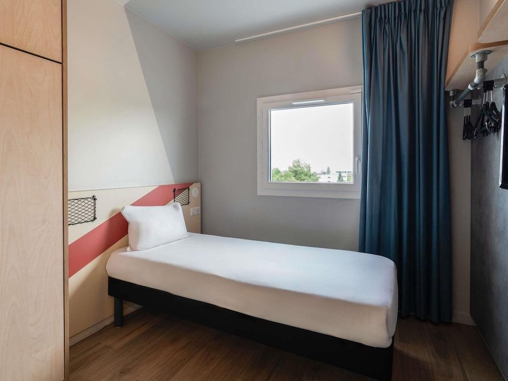 ibis budget Villemomble Room Type - Room, 2 Twin Beds