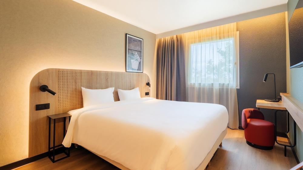 Tulip Hotels & Residences – Marne-la-Vallee Torcy Room Type - Standard Room, 1 Queen Bed
