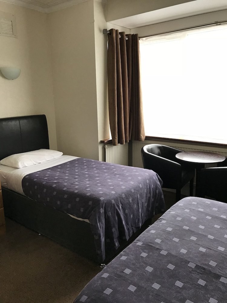 Warwick Lodge Room Type - Twin Room