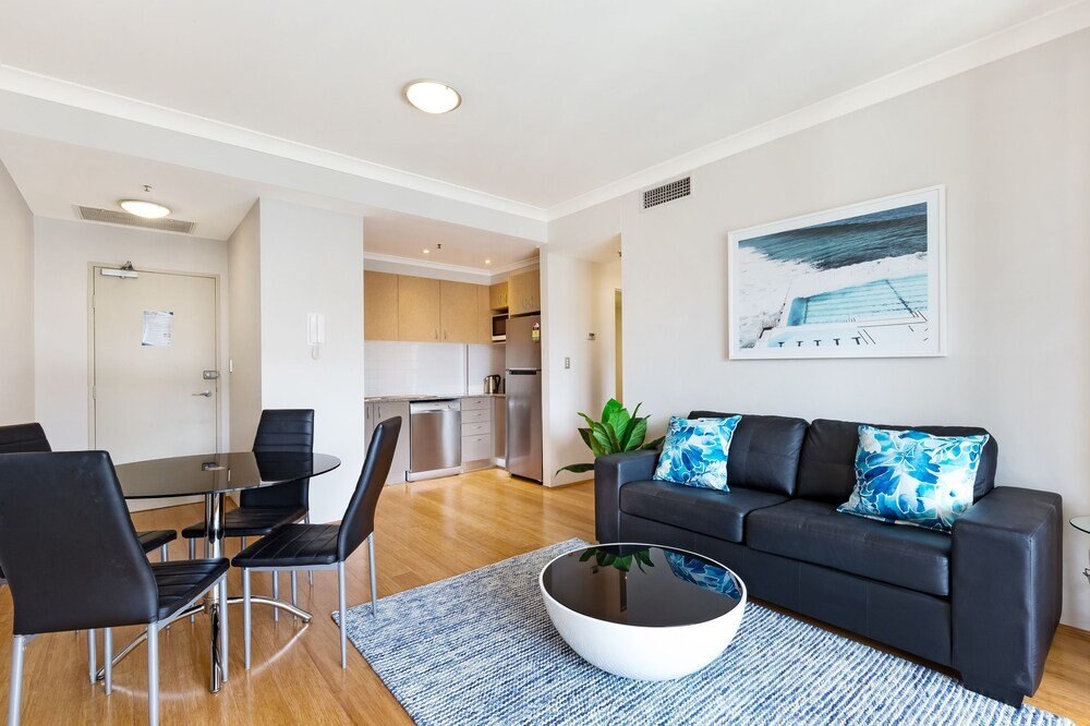 Surry Hills 1012 Elizabeth Apartment - Tap to explore photos