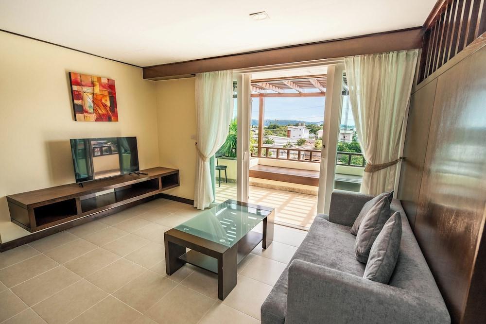 Ratana Hotel Chalong Room Type - Suite, Sea View