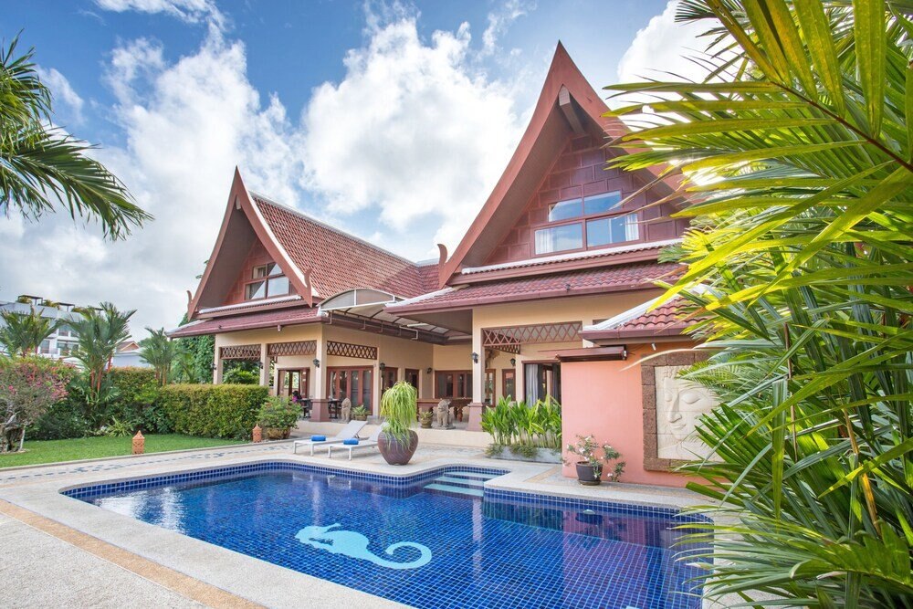 Blissful Villa Felicity with Ample Space - Tap to explore photos