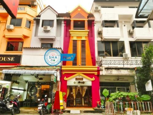 Le Tanjong House - Tap to explore photos