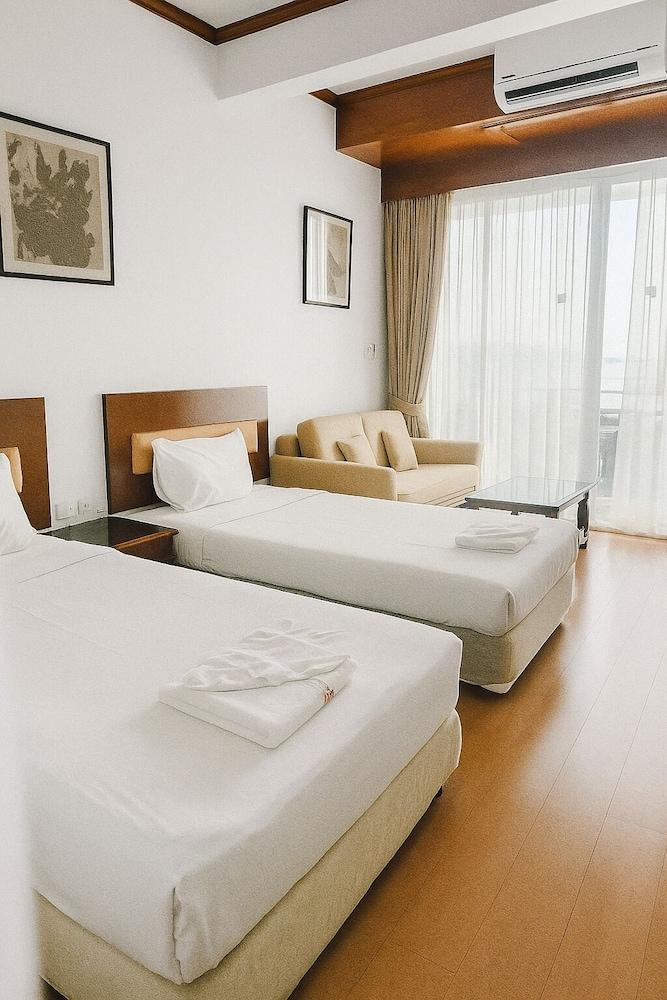 Orchid Hotel and Spa Room Type - Standard Room, Mountain View