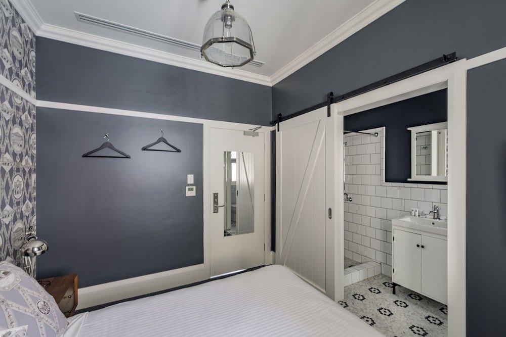 North Sydney Hotel Room Type - Queen Ensuite Room - Park View