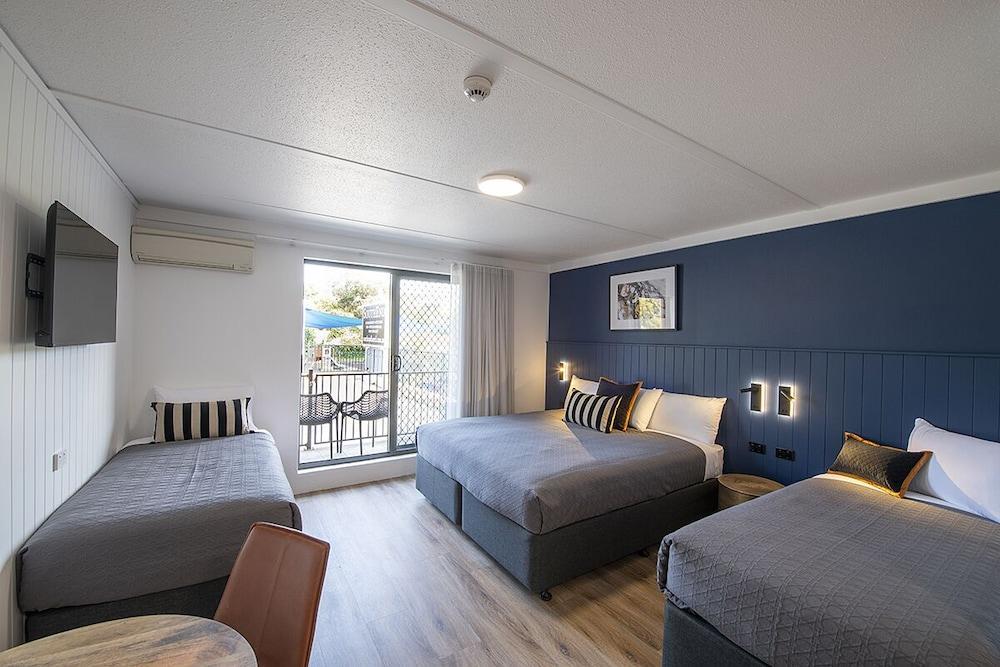 Southend Hotel Room Type - Classic Quadruple Room