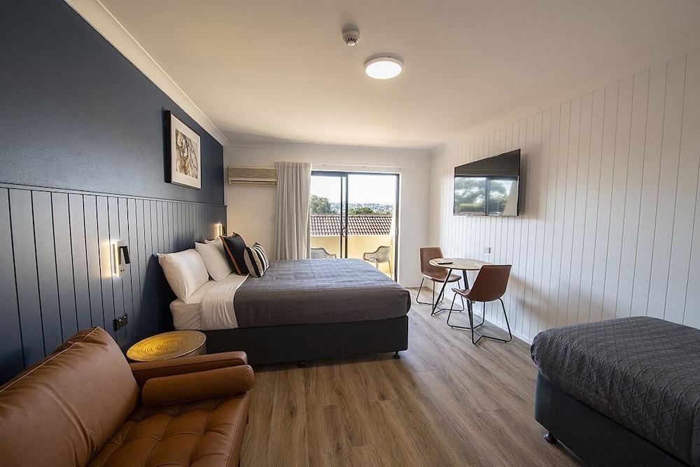 Southend Hotel Room Type - Superior Triple Room