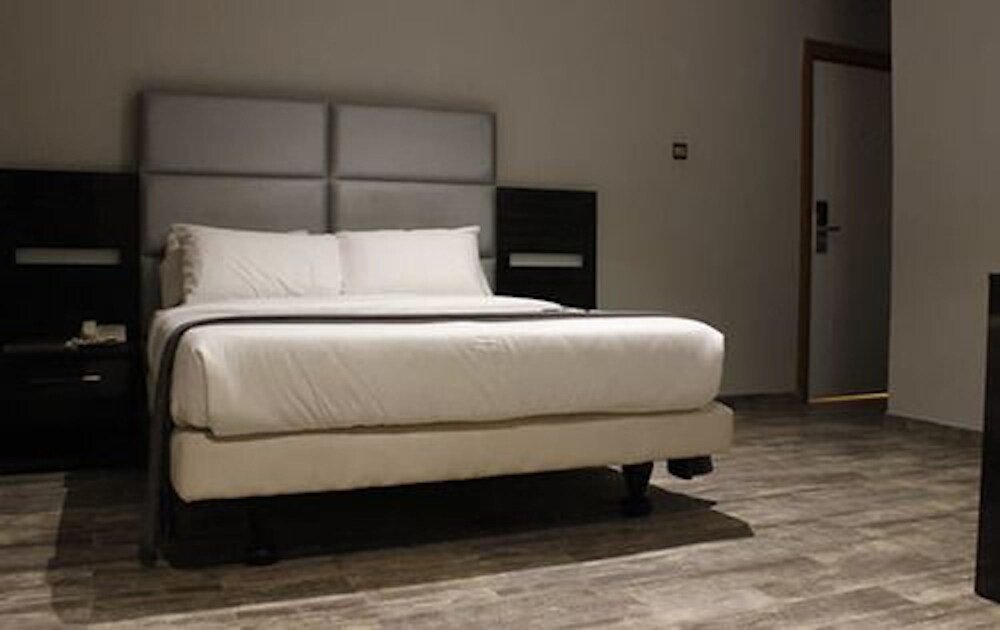 Ellyxville Hotels Room Type - Double Room
