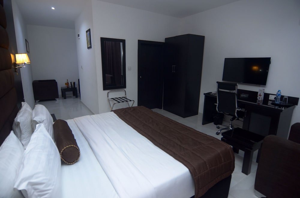Hillsbay Hotels - Tap to explore photos