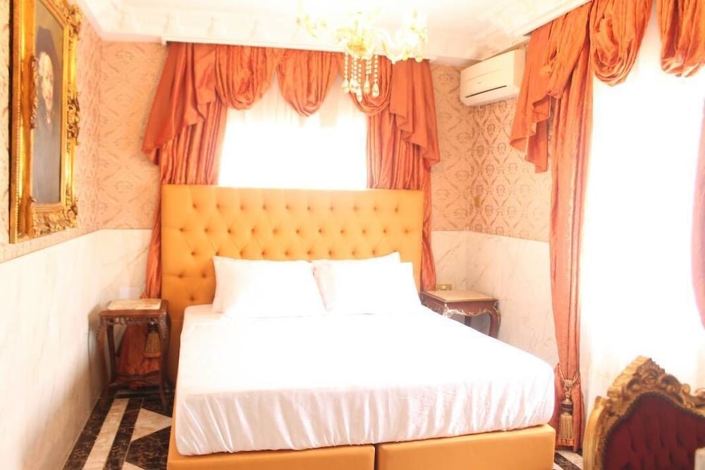 Grand Emperor Hotel Room Type - Double Room