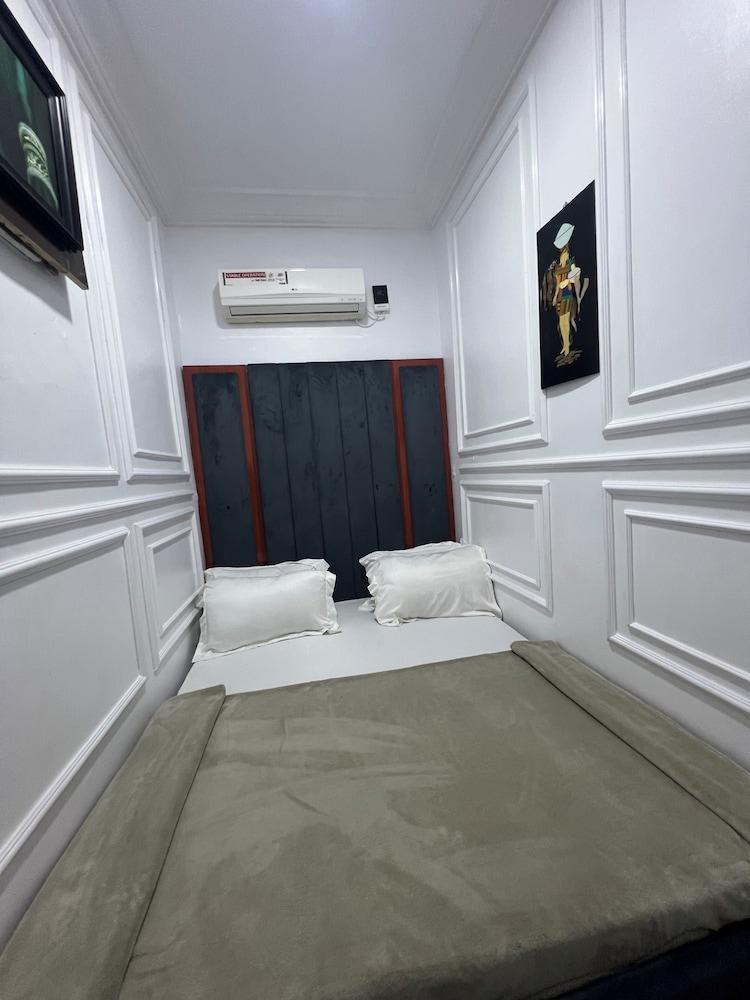 J. Gibson Hotel Room Type - Studio Suite