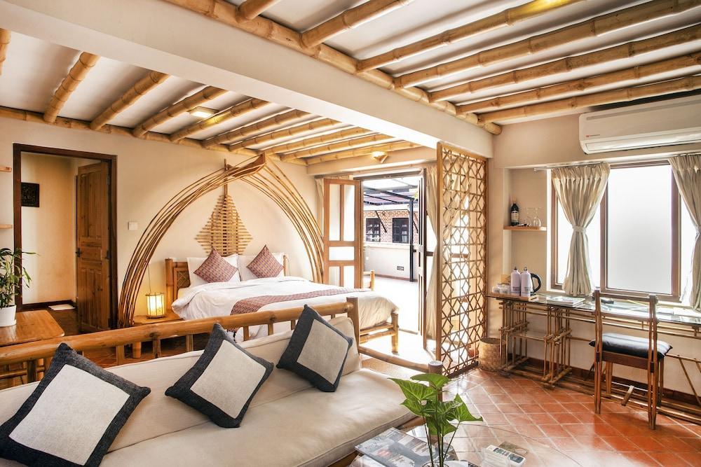 Hotel Timila Room Type - Deluxe Room, 1 Queen Bed, Courtyard View