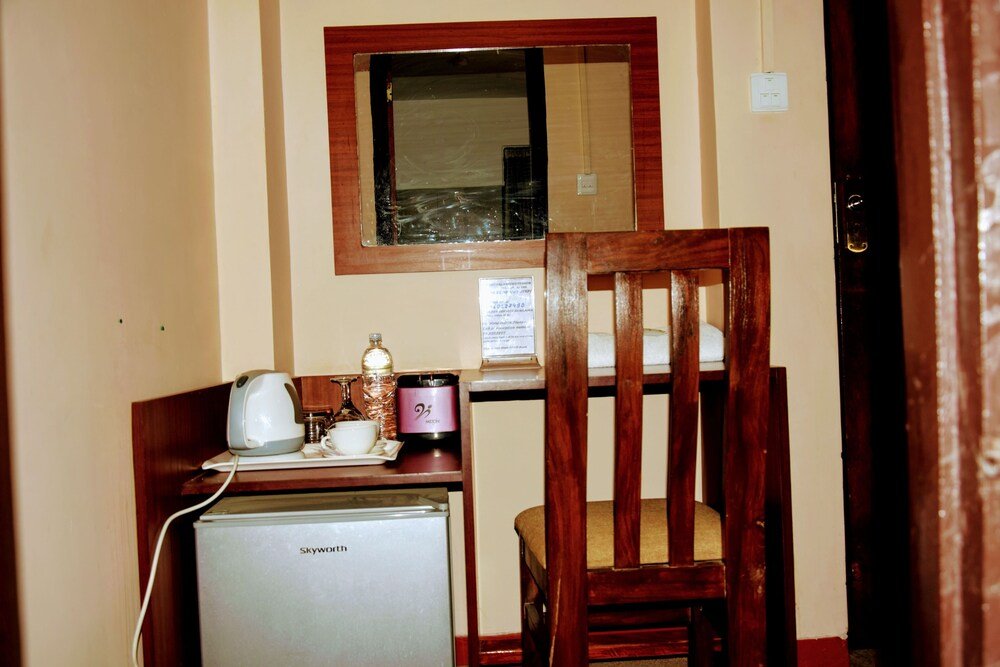 Hotel Siraaj Inn - Tap to explore photos