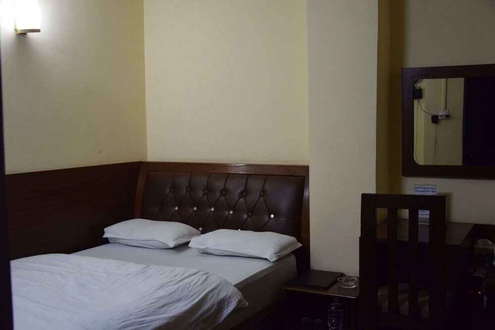 Hotel Siraaj Inn Room Type - Economy Room