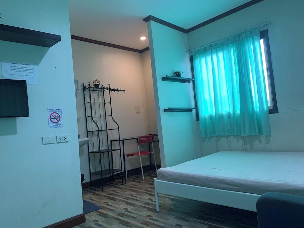 Pro Chill Krabi Guesthouse - Tap to explore photos