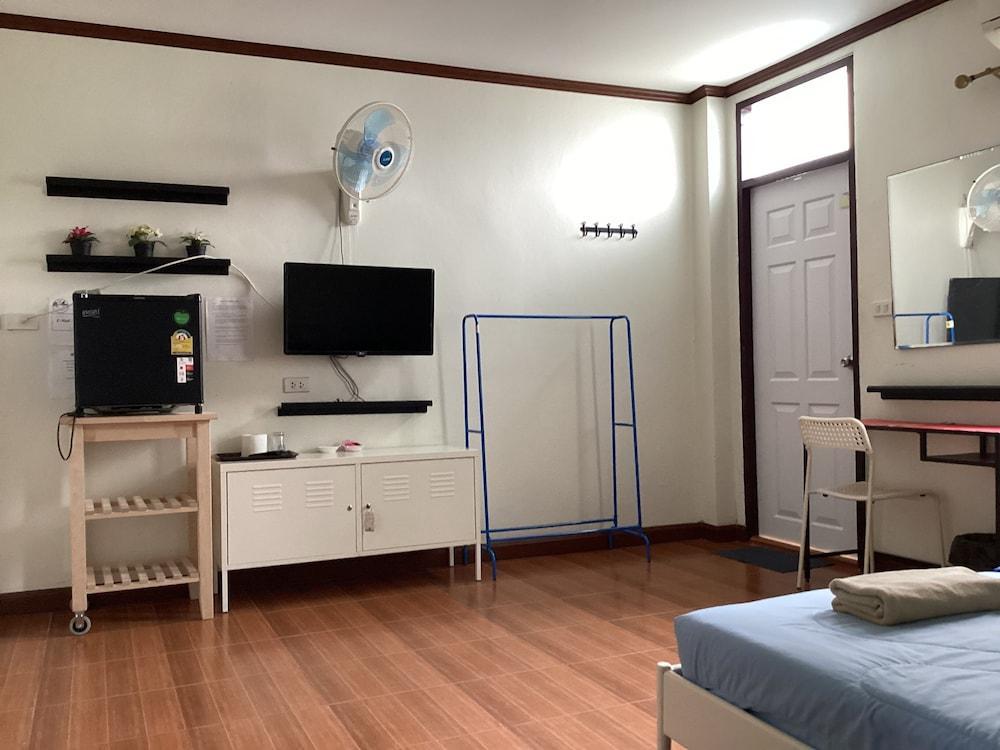 Pro Chill Krabi Guesthouse - Tap to explore photos