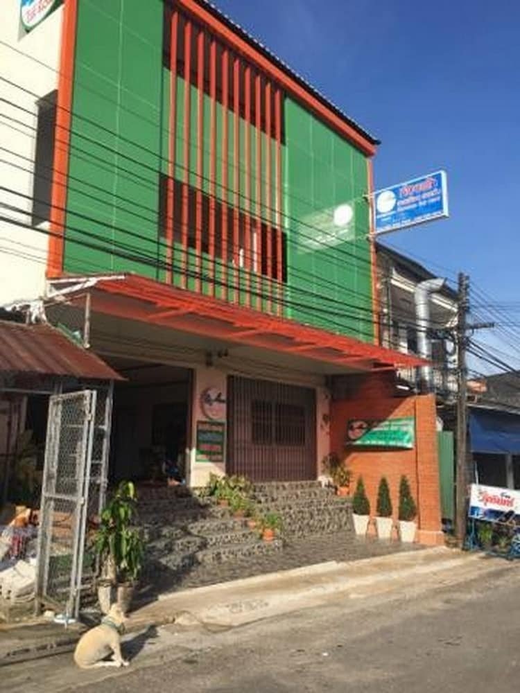 Pro Chill Krabi Guesthouse - Tap to explore photos