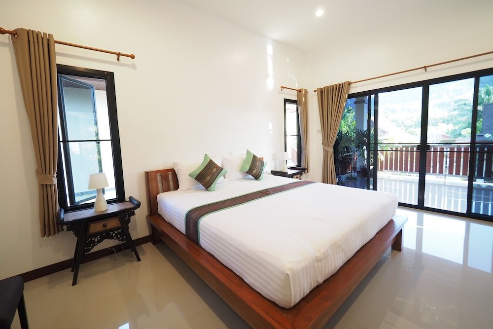 Chanapha Residence Room Type - Standard Room, Balcony, Garden View