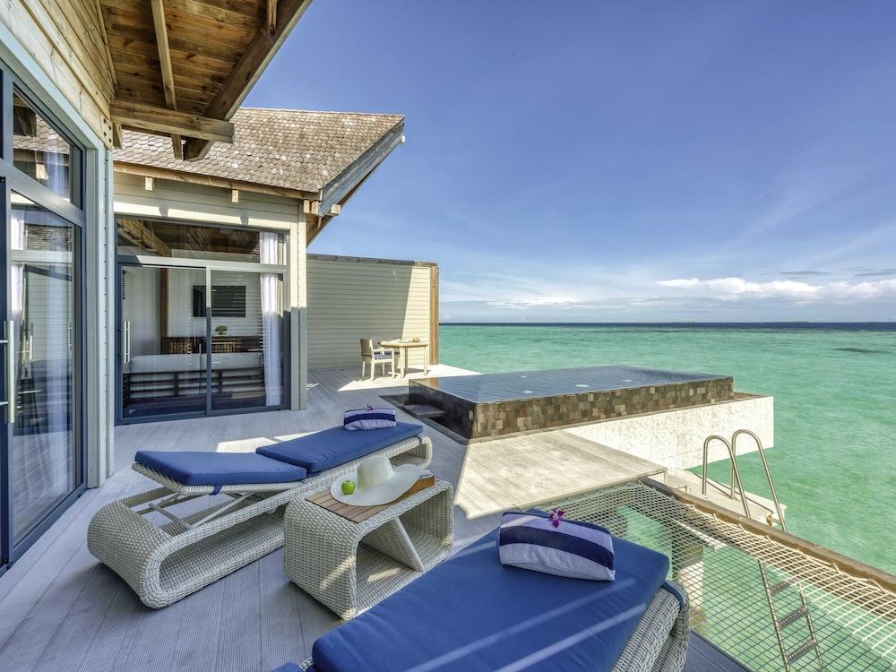 KUREDHIVARU RESORT and SPA Room Type - Overwater Pool Villa Ocean