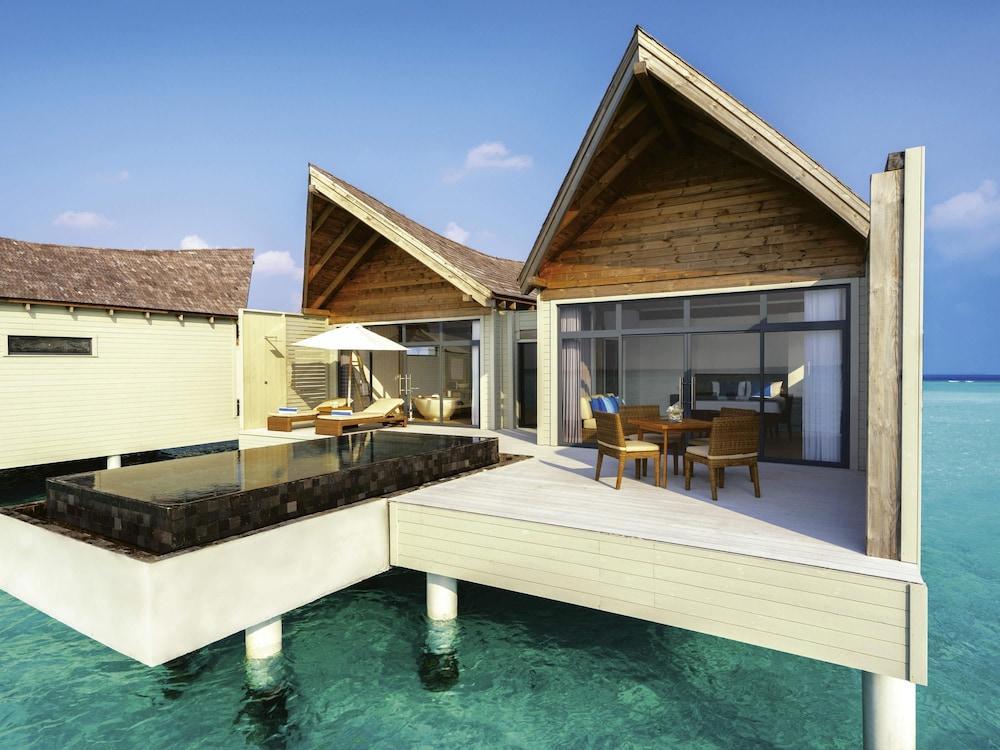 KUREDHIVARU RESORT and SPA Room Type - Overwater Pool Villa Sunrise