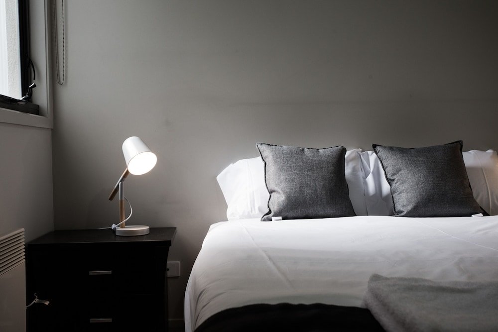 ReadySet Apartments on Altona - Tap to explore photos