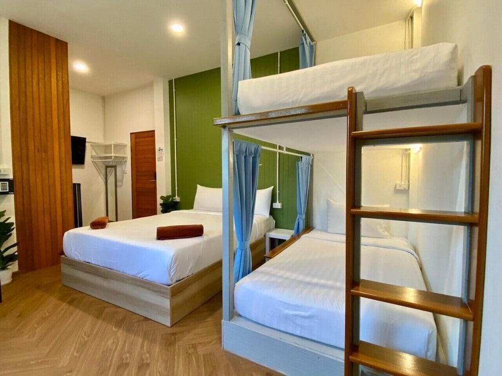 Sleepy Station - Hostel Room Type - Family Room