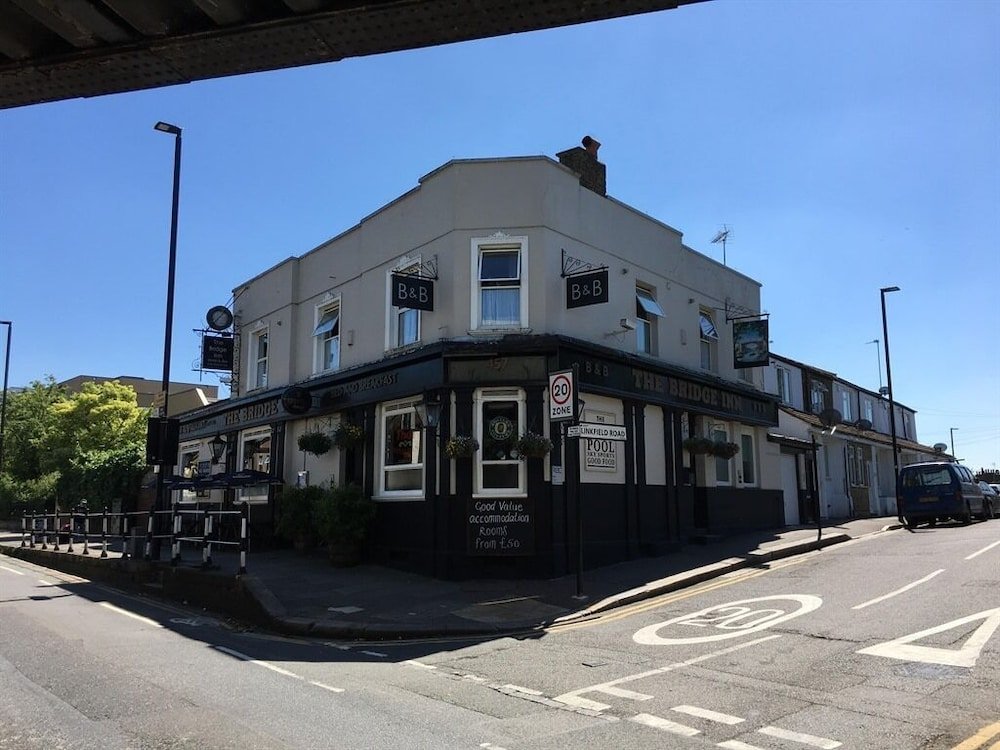 The Bridge Inn - Tap to explore photos